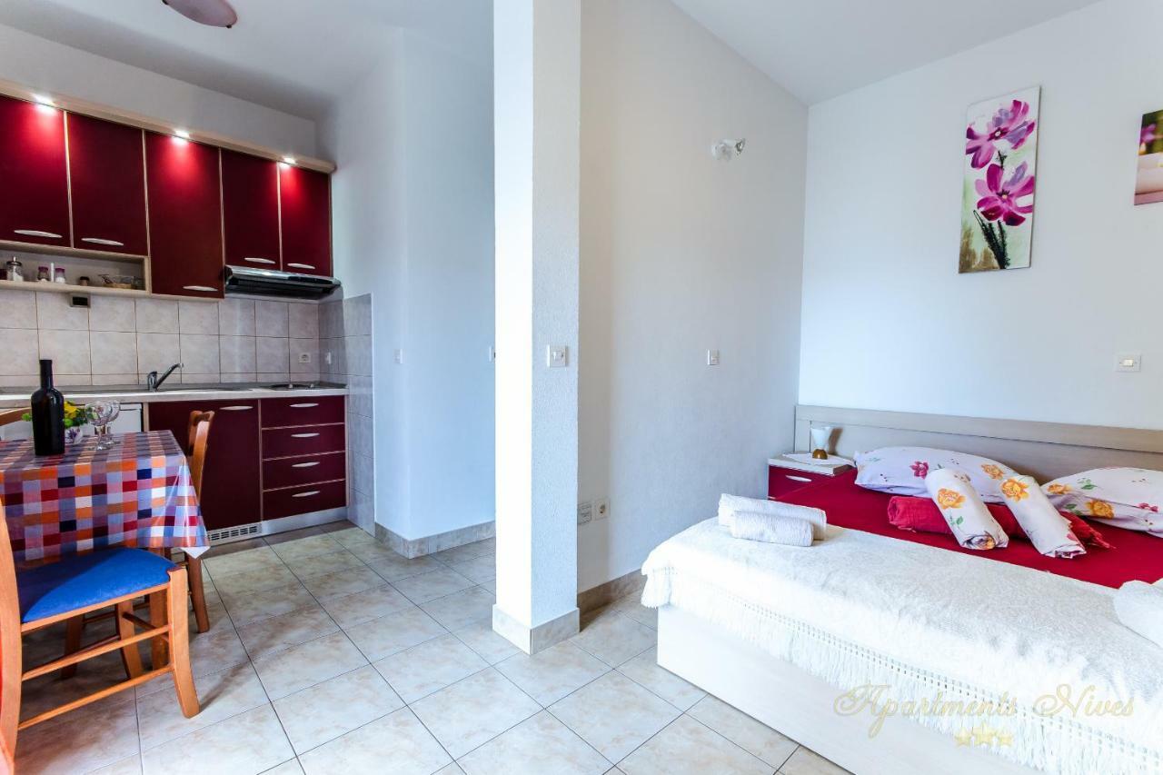 Apartments Nives Suhi Potok Йесенице Екстериор снимка